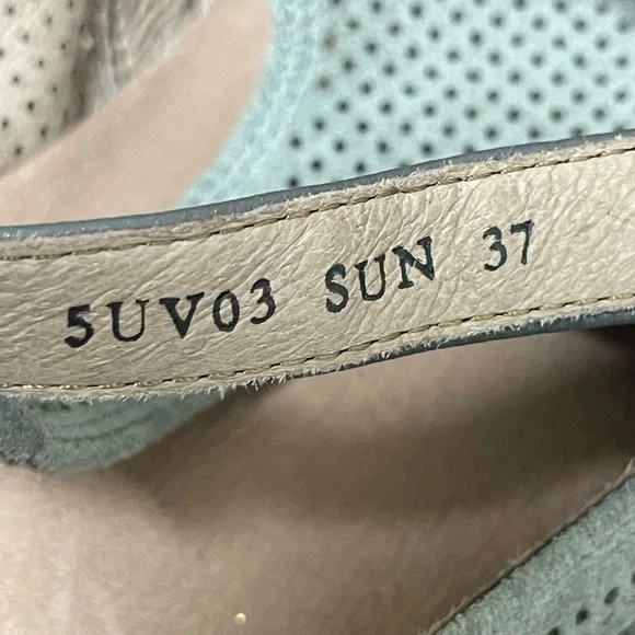 SUNDANCE Gray‎ Ankle Strap Perforated Flats T Strap 37 - Picture 6 of 6